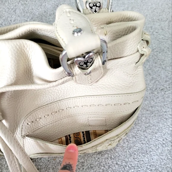 ✨Beautiful Brighton Lolita Masterpiece Ivory 3D Embroidered Shoulder Handbag✨ - Picture 7 of 11